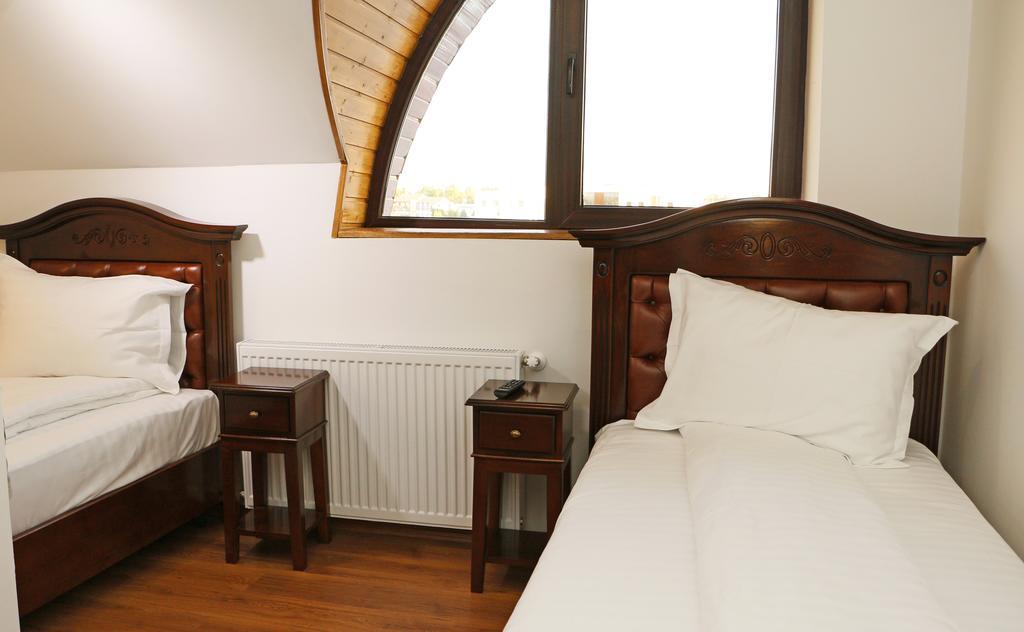 Hanu Lui Gica Spa Satu Mare Værelse billede