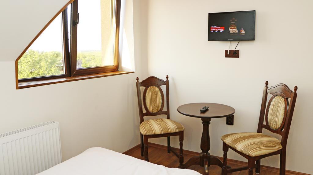 Hanu Lui Gica Spa Satu Mare Værelse billede