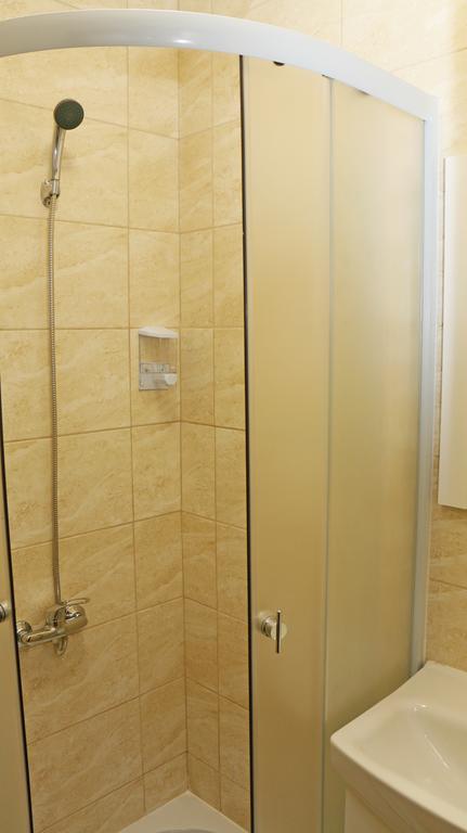 Hanu Lui Gica Spa Satu Mare Værelse billede
