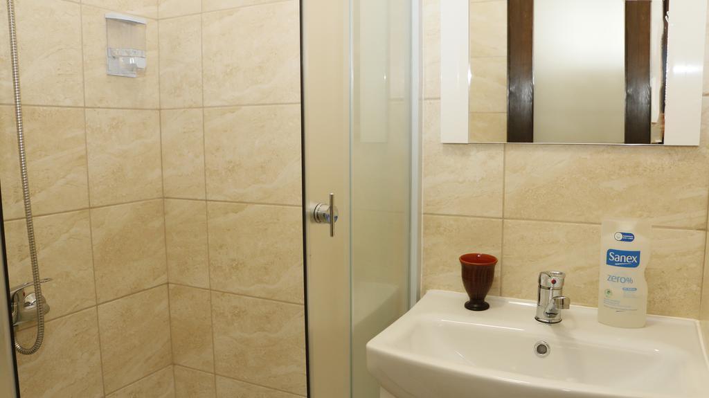 Hanu Lui Gica Spa Satu Mare Værelse billede